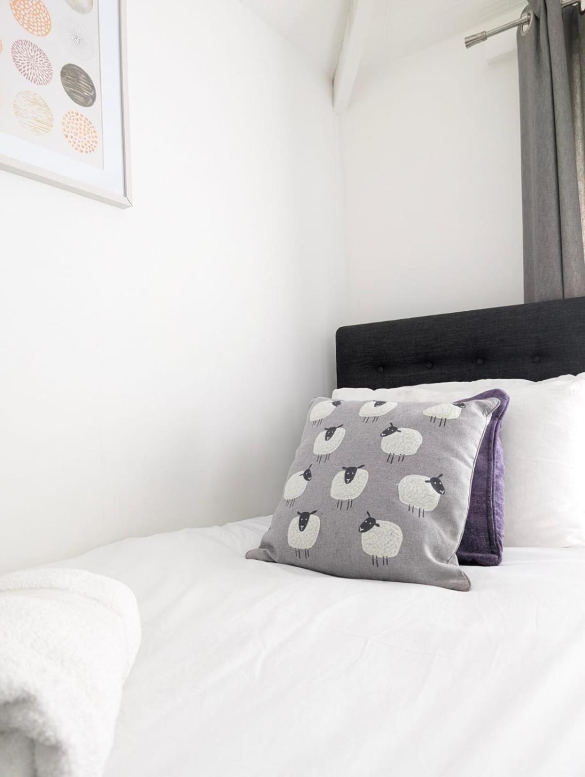 3Br-St Johns Hse-Free Parking-Workers-Kitchen-Wifi-Dog Friendly Apartment Doncaster Exterior photo